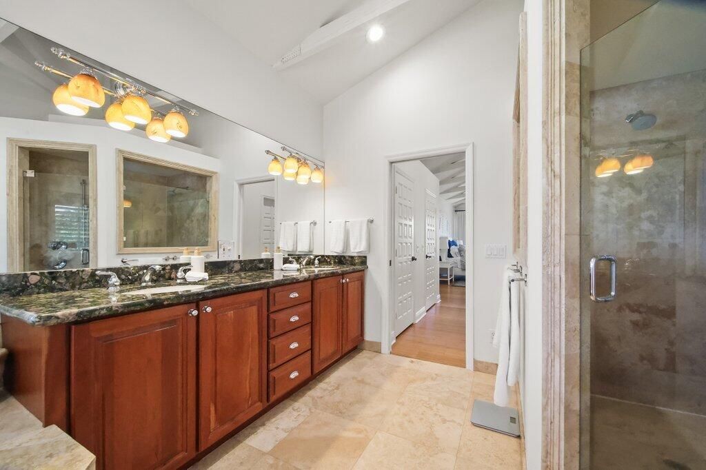 For Sale: $3,750,000 (4 beds, 3 baths, 4552 Square Feet)