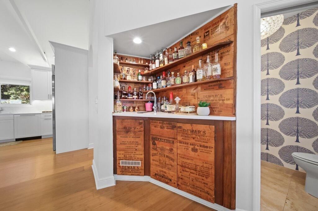 For Sale: $3,750,000 (4 beds, 3 baths, 4552 Square Feet)