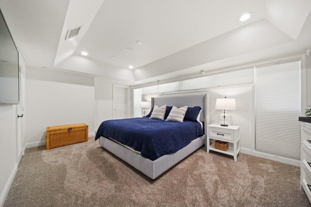 For Sale: $3,750,000 (4 beds, 3 baths, 4552 Square Feet)