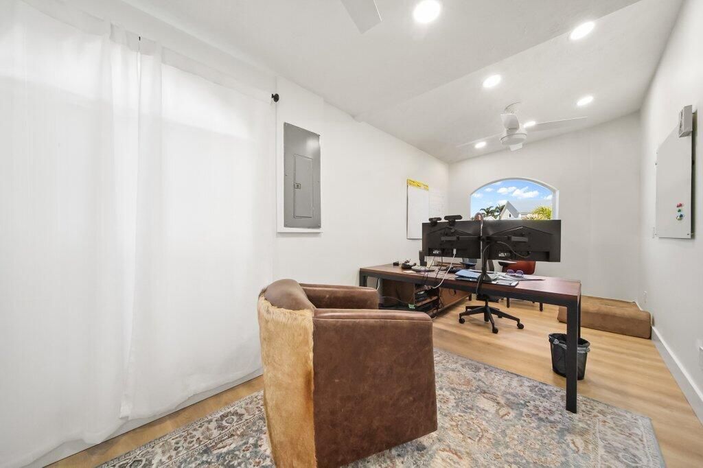 For Sale: $3,750,000 (4 beds, 3 baths, 4552 Square Feet)