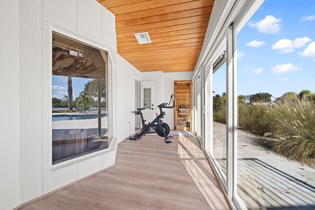 For Sale: $3,750,000 (4 beds, 3 baths, 4552 Square Feet)