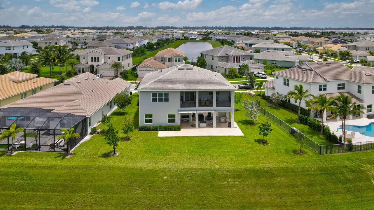 For Sale: $1,100,000 (6 beds, 4 baths, 4110 Square Feet)