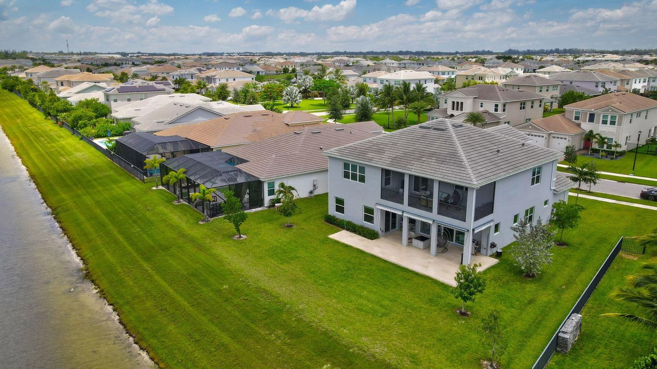 For Sale: $1,100,000 (6 beds, 4 baths, 4110 Square Feet)