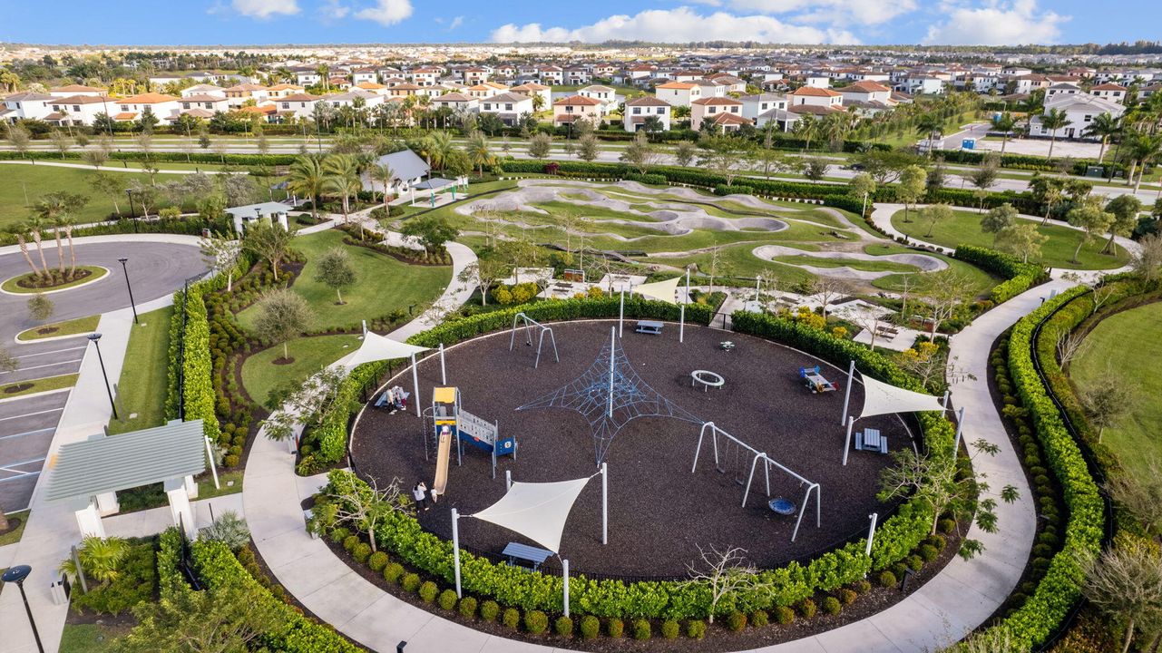 For Sale: $1,100,000 (6 beds, 4 baths, 4110 Square Feet)