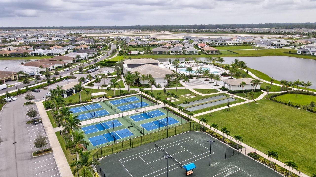 For Sale: $1,100,000 (6 beds, 4 baths, 4110 Square Feet)