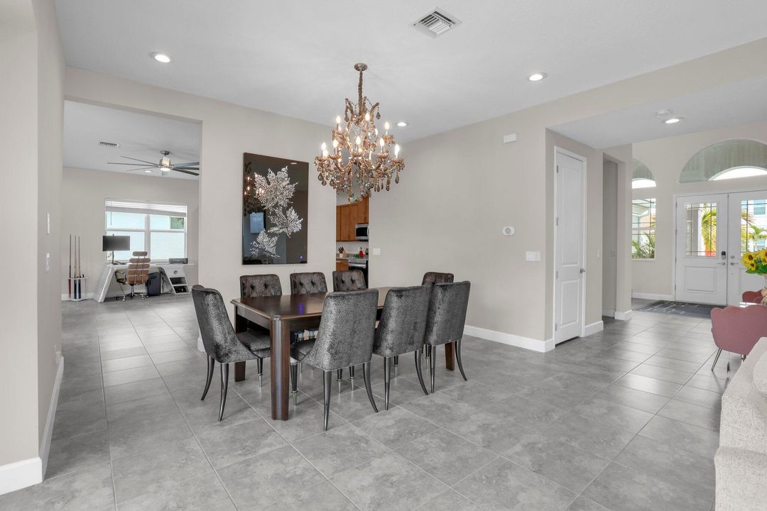 For Sale: $1,100,000 (6 beds, 4 baths, 4110 Square Feet)