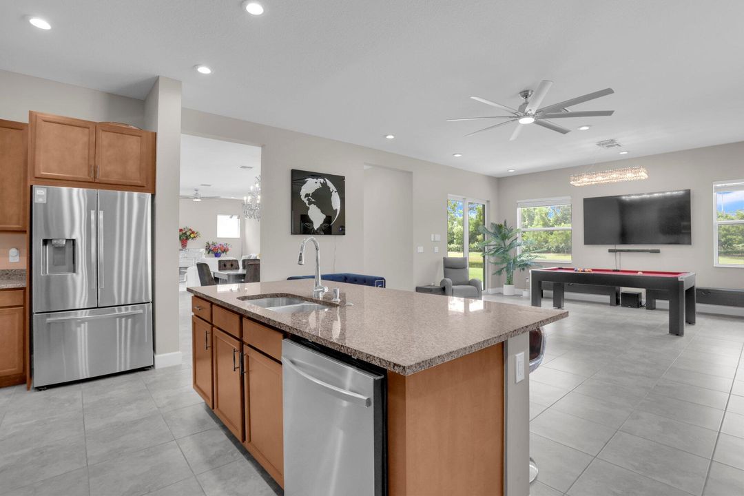 For Sale: $1,100,000 (6 beds, 4 baths, 4110 Square Feet)