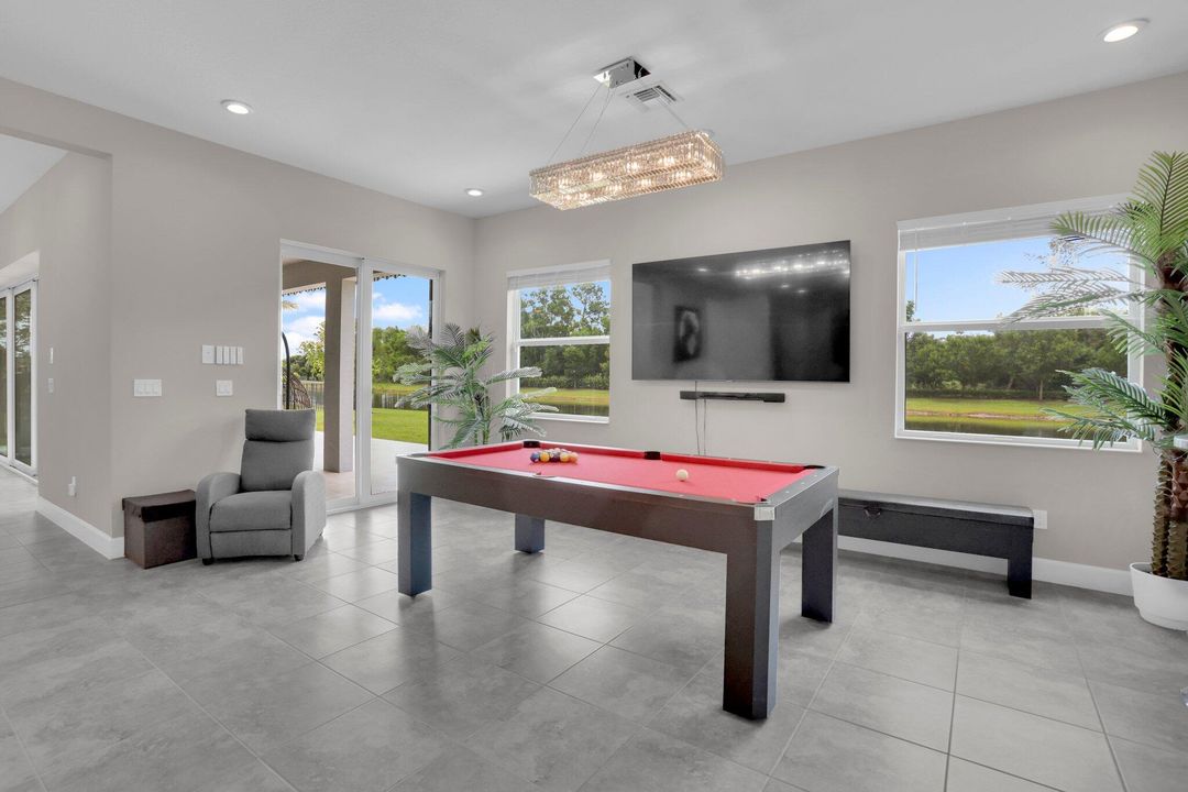 For Sale: $1,100,000 (6 beds, 4 baths, 4110 Square Feet)