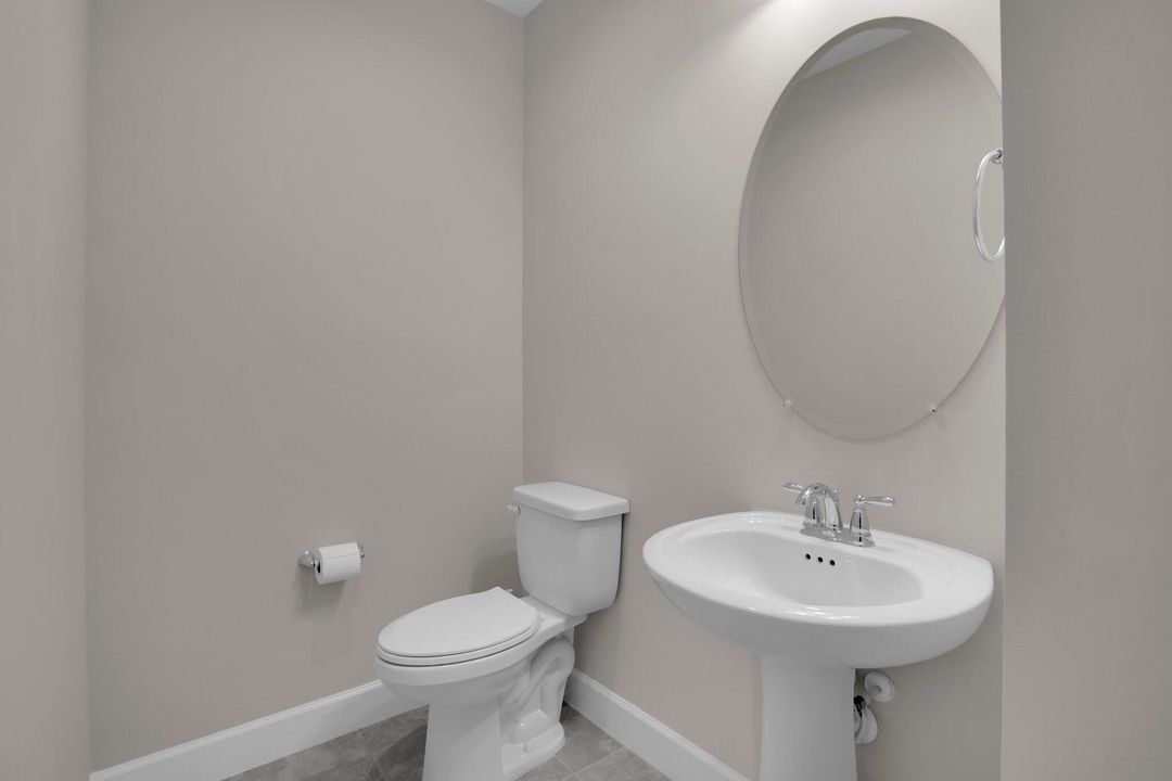 For Sale: $1,100,000 (6 beds, 4 baths, 4110 Square Feet)