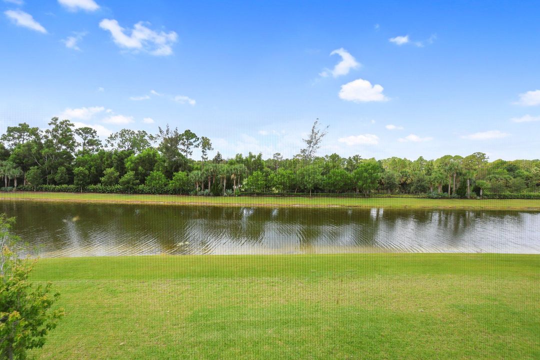 For Sale: $1,100,000 (6 beds, 4 baths, 4110 Square Feet)