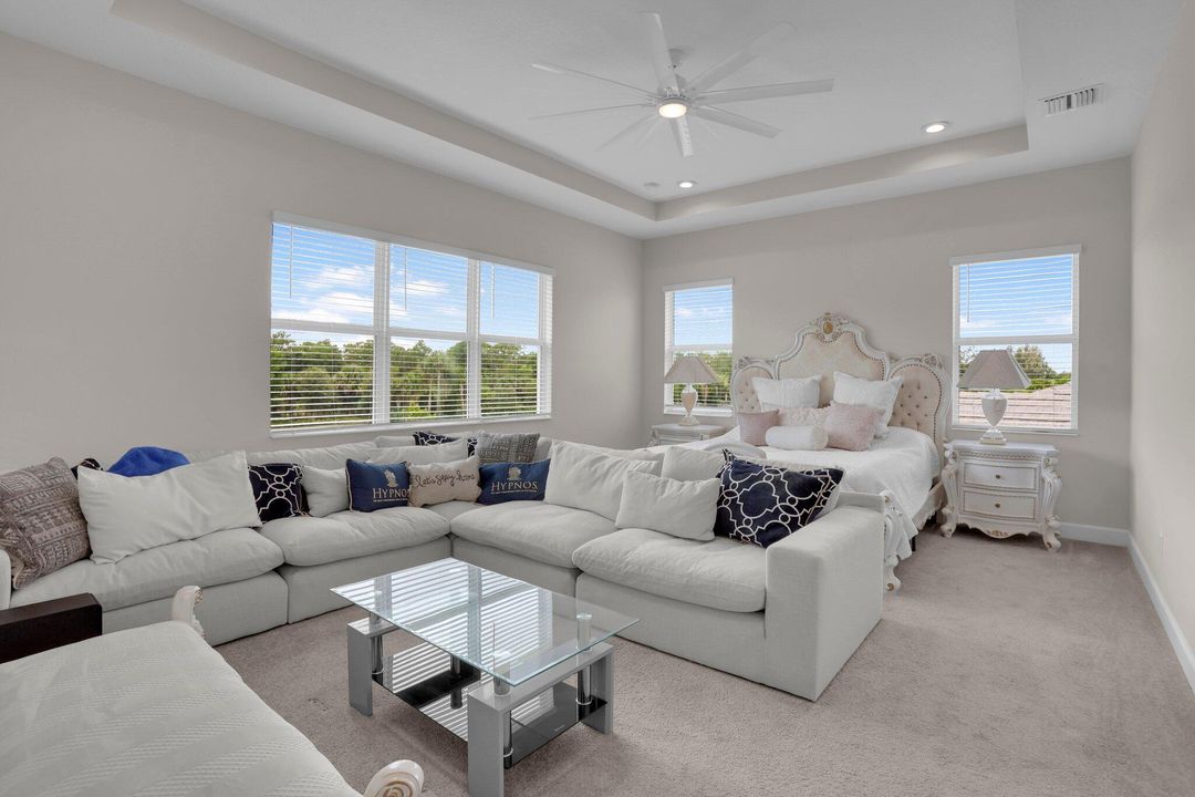 For Sale: $1,100,000 (6 beds, 4 baths, 4110 Square Feet)