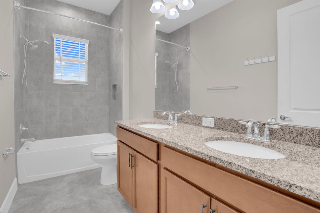 For Sale: $1,100,000 (6 beds, 4 baths, 4110 Square Feet)