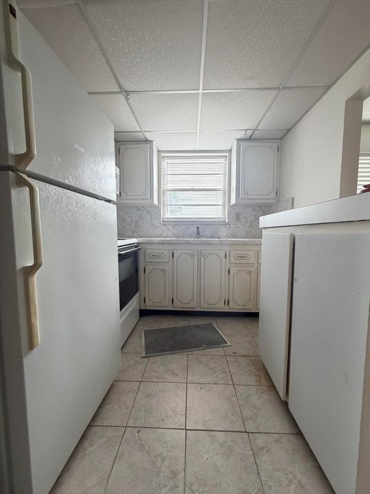 В аренду: $1,300 (1 спален, 1 ванн, 684 Квадратных фут)