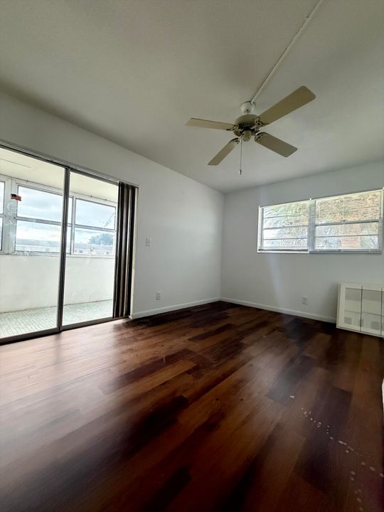 В аренду: $1,300 (1 спален, 1 ванн, 684 Квадратных фут)