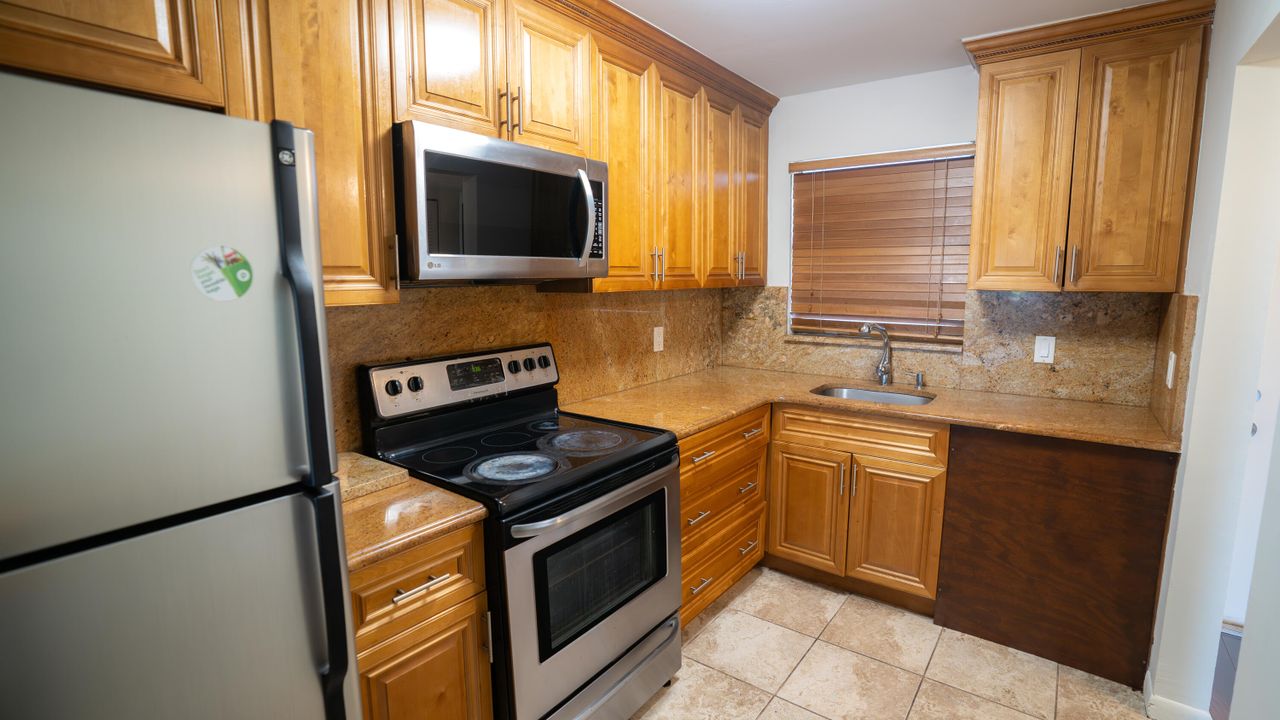 For Sale: $110,000 (2 beds, 2 baths, 1020 Square Feet)