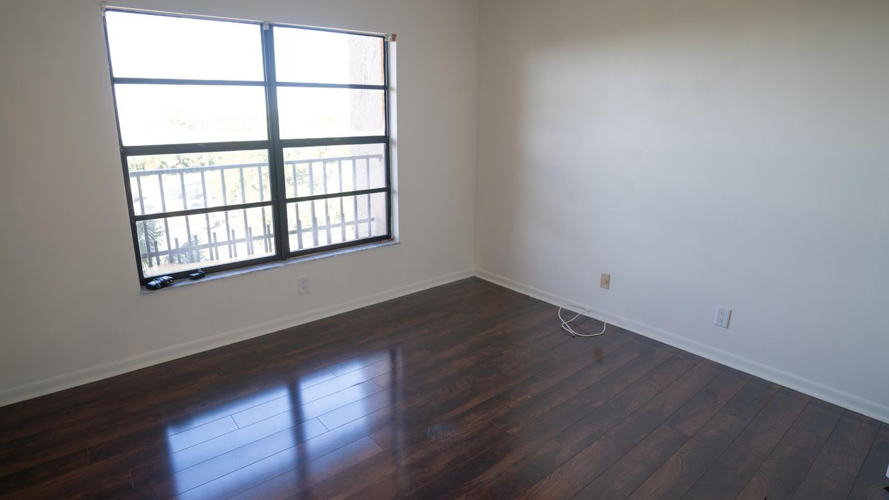 For Sale: $110,000 (2 beds, 2 baths, 1020 Square Feet)
