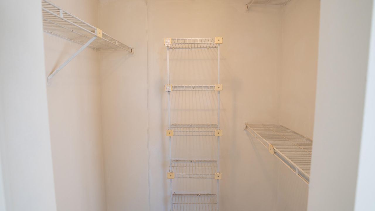 For Sale: $110,000 (2 beds, 2 baths, 1020 Square Feet)