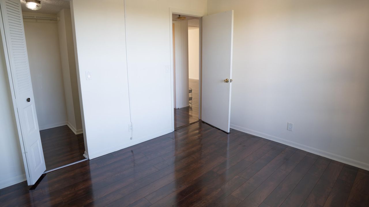 For Sale: $110,000 (2 beds, 2 baths, 1020 Square Feet)