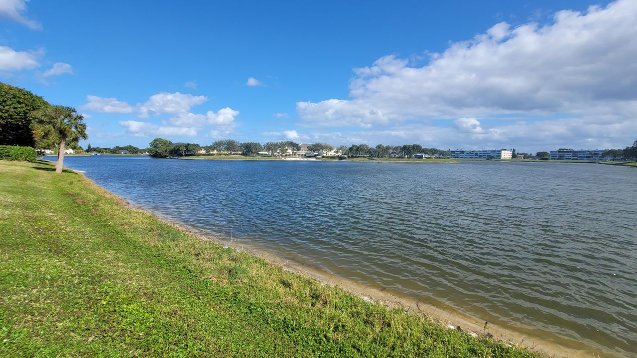 На продажу: $164,900 (2 спален, 2 ванн, 874 Квадратных фут)