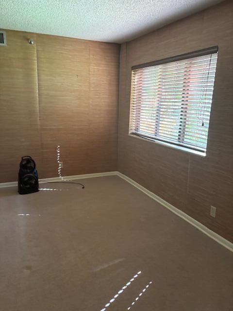 待售: $392,000 (2 贝兹, 2 浴室, 1650 平方英尺)