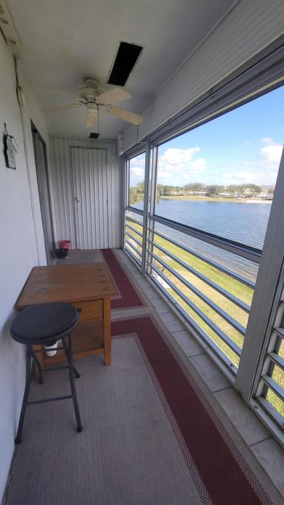 На продажу: $164,900 (2 спален, 2 ванн, 874 Квадратных фут)