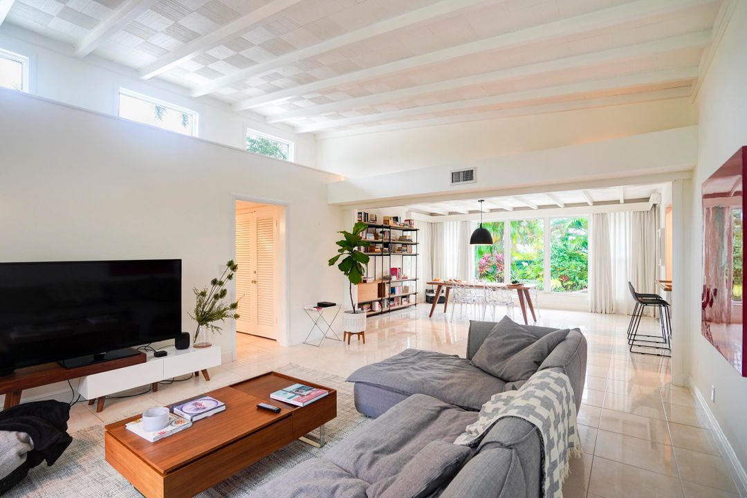 В аренду: $6,200 (3 спален, 3 ванн, 1846 Квадратных фут)