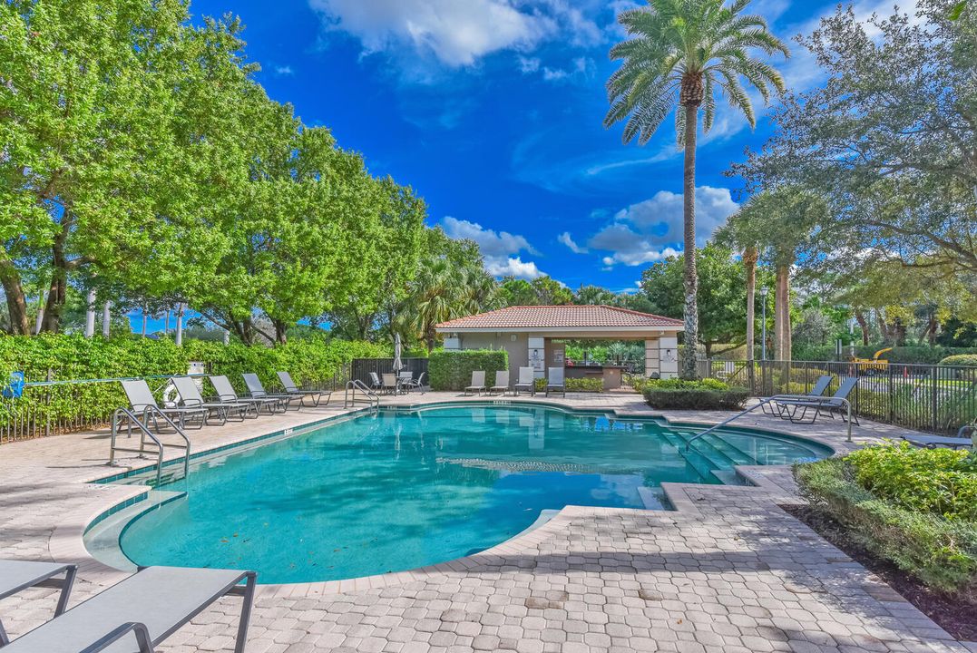 For Sale: $480,000 (3 beds, 2 baths, 1911 Square Feet)