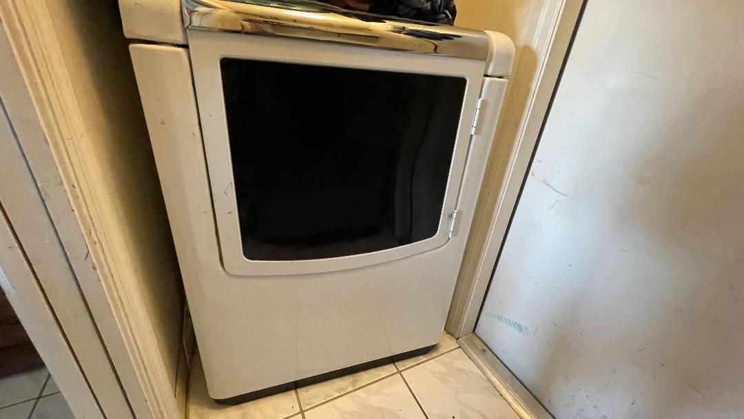 For Sale: $349,900 (3 beds, 2 baths, 1582 Square Feet)