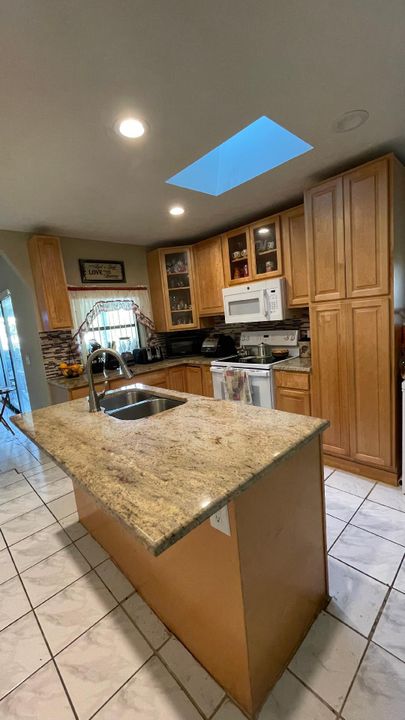 For Sale: $349,900 (3 beds, 2 baths, 1582 Square Feet)