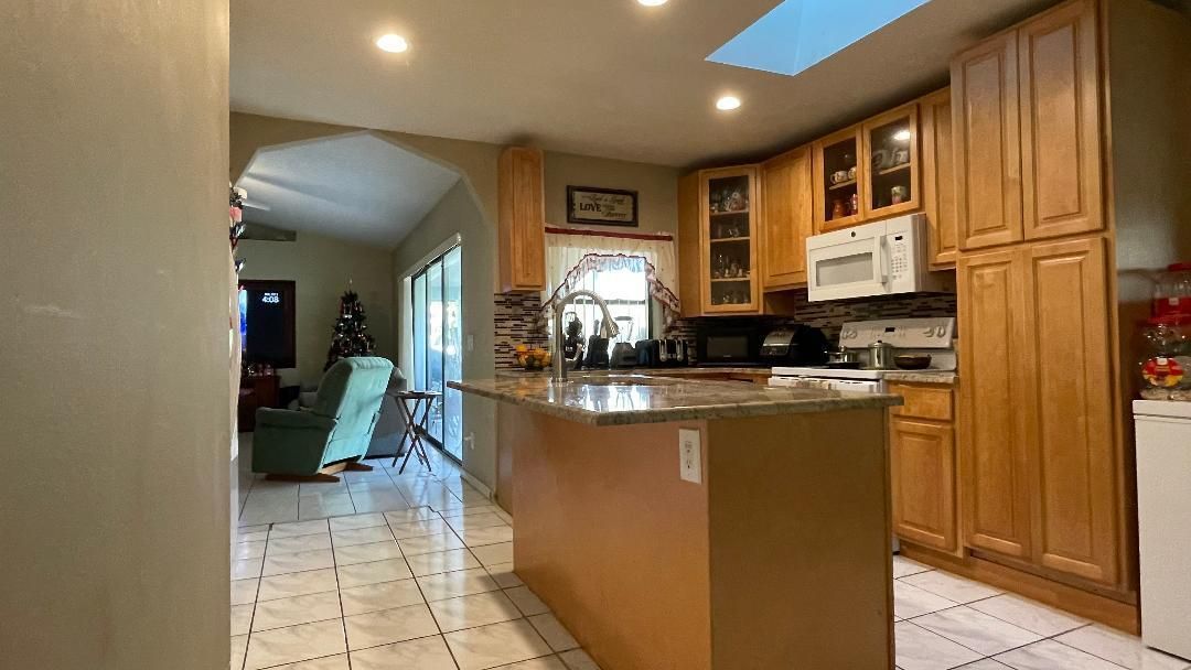 For Sale: $349,900 (3 beds, 2 baths, 1582 Square Feet)