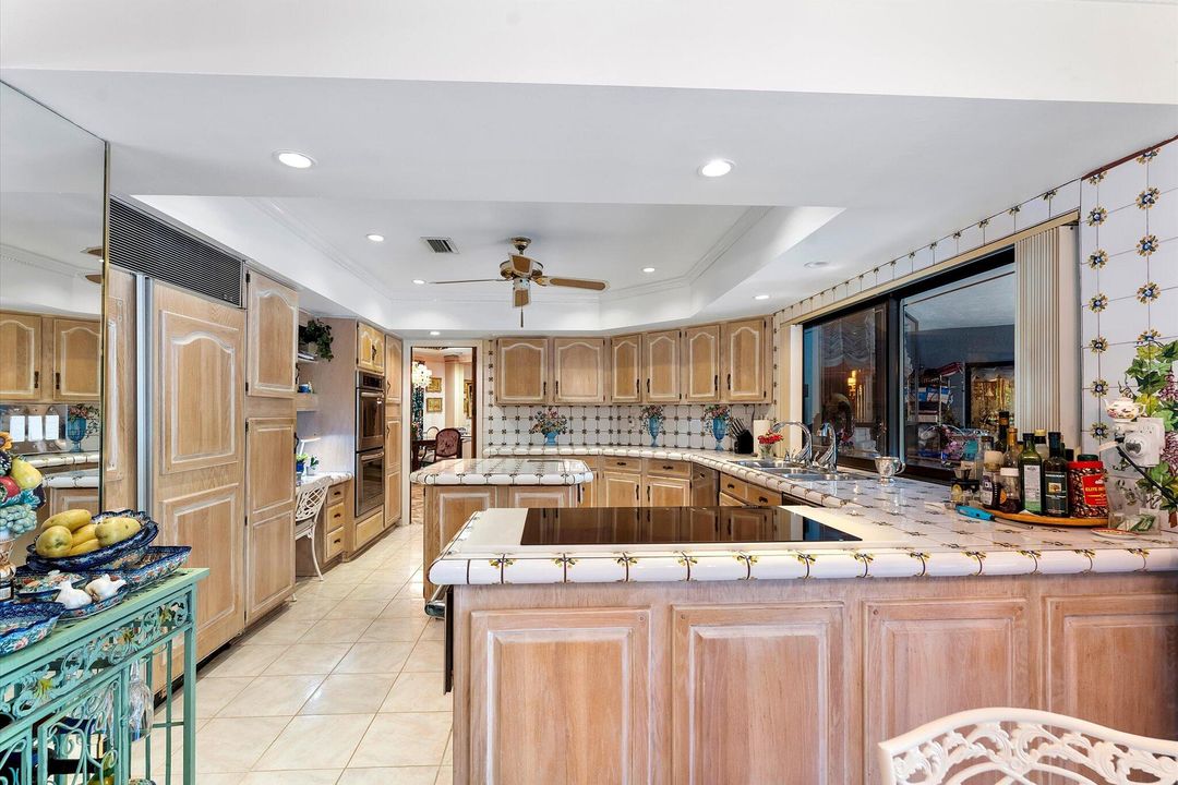 For Sale: $1,999,000 (5 beds, 4 baths, 4143 Square Feet)