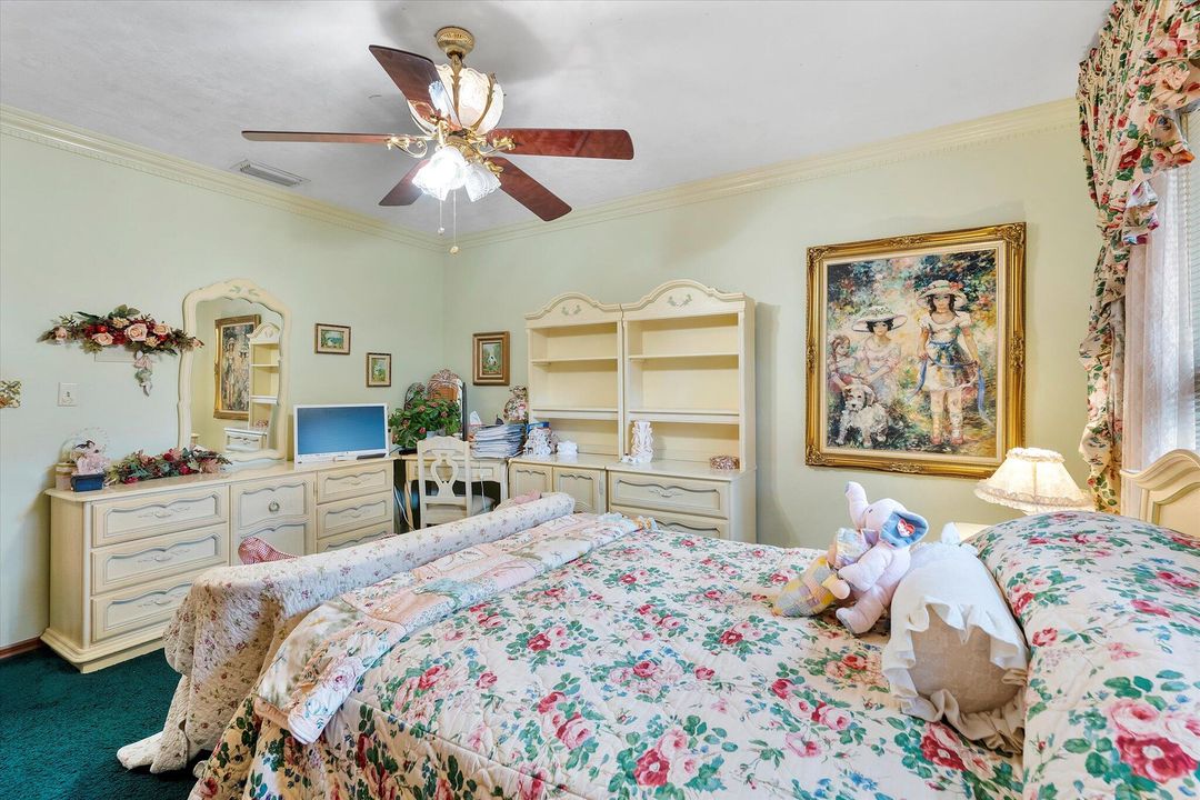 For Sale: $1,999,000 (5 beds, 4 baths, 4143 Square Feet)