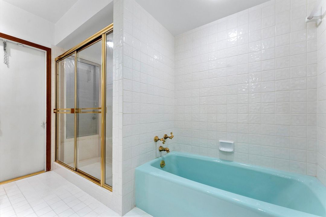 For Sale: $1,999,000 (5 beds, 4 baths, 4143 Square Feet)