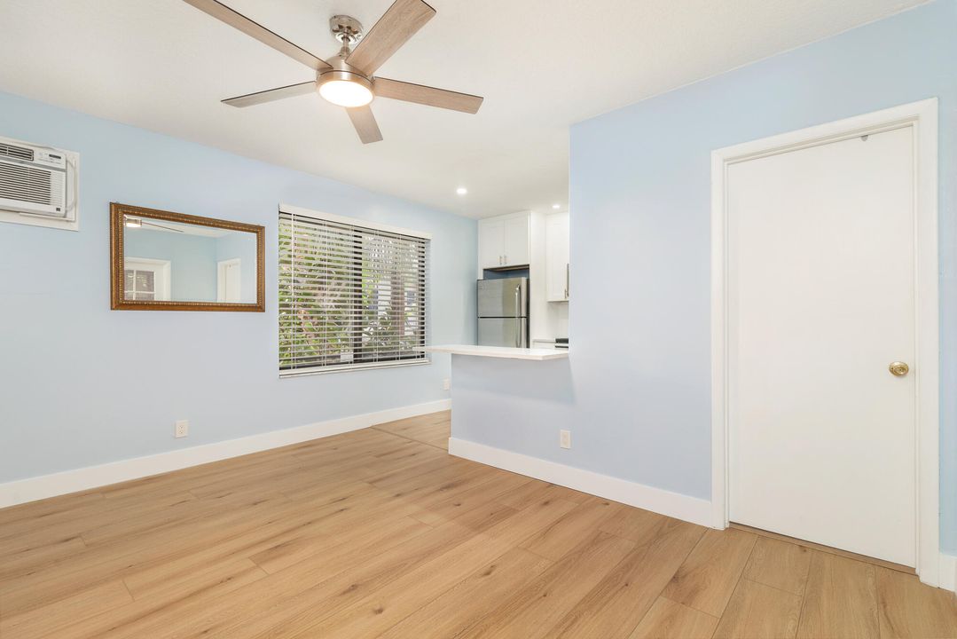 For Rent: $2,250 (2 beds, 1 baths, 750 Square Feet)