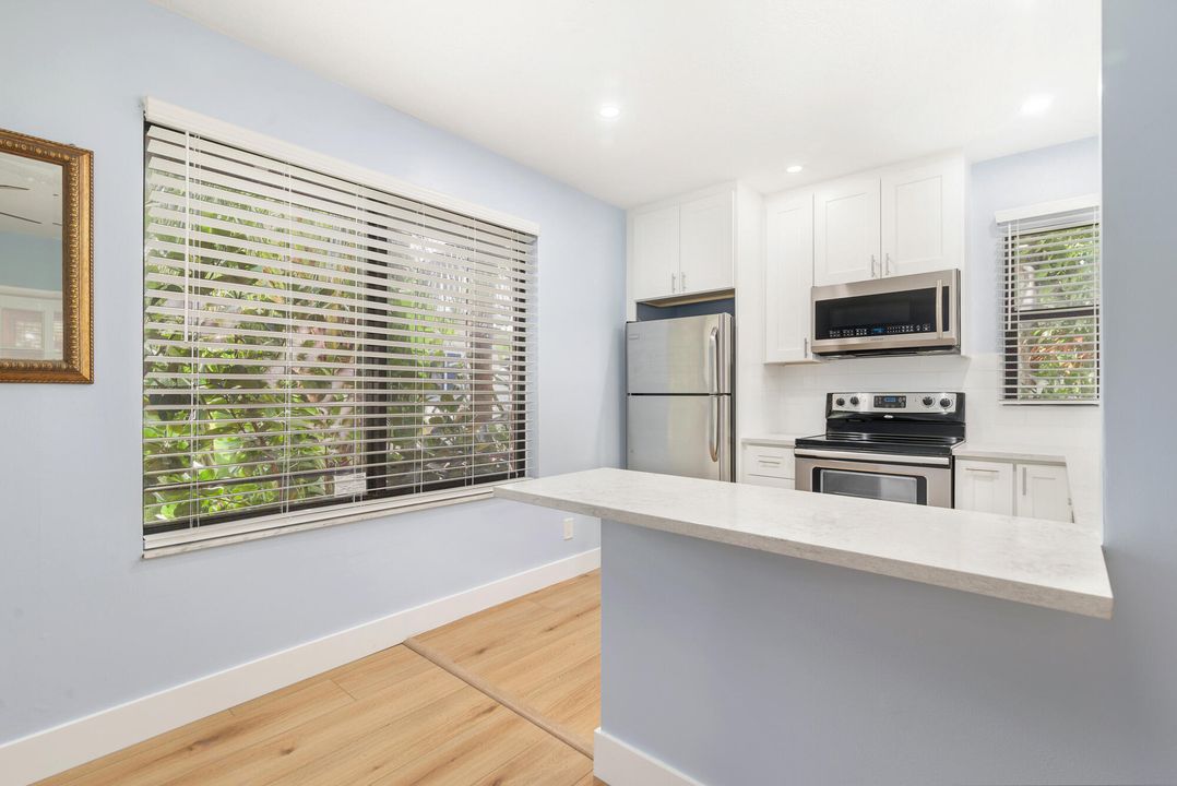 For Rent: $2,250 (2 beds, 1 baths, 750 Square Feet)