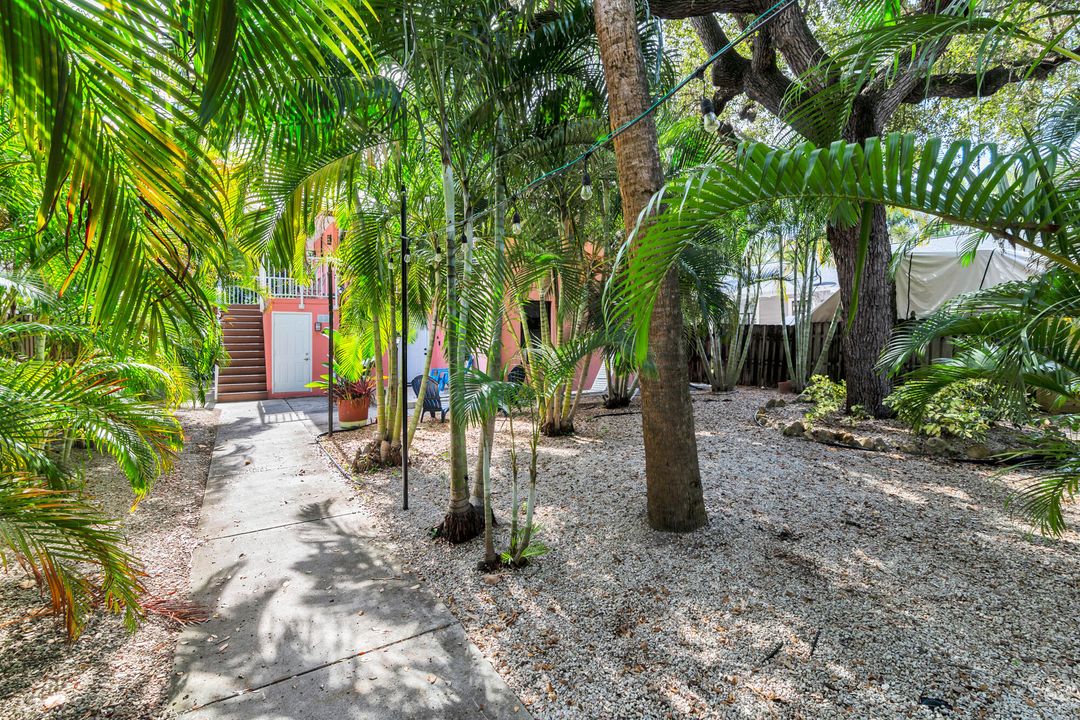 For Rent: $2,250 (2 beds, 1 baths, 750 Square Feet)