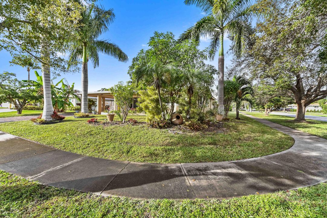 For Sale: $749,000 (3 beds, 3 baths, 1630 Square Feet)