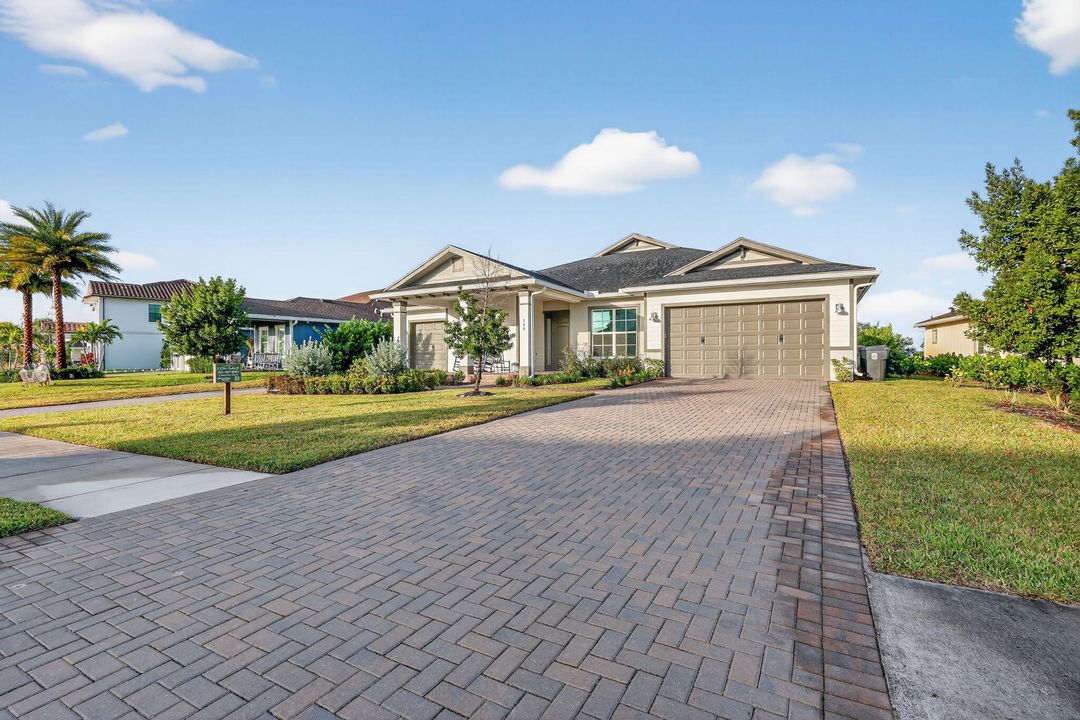 For Sale: $1,085,900 (4 beds, 3 baths, 3001 Square Feet)