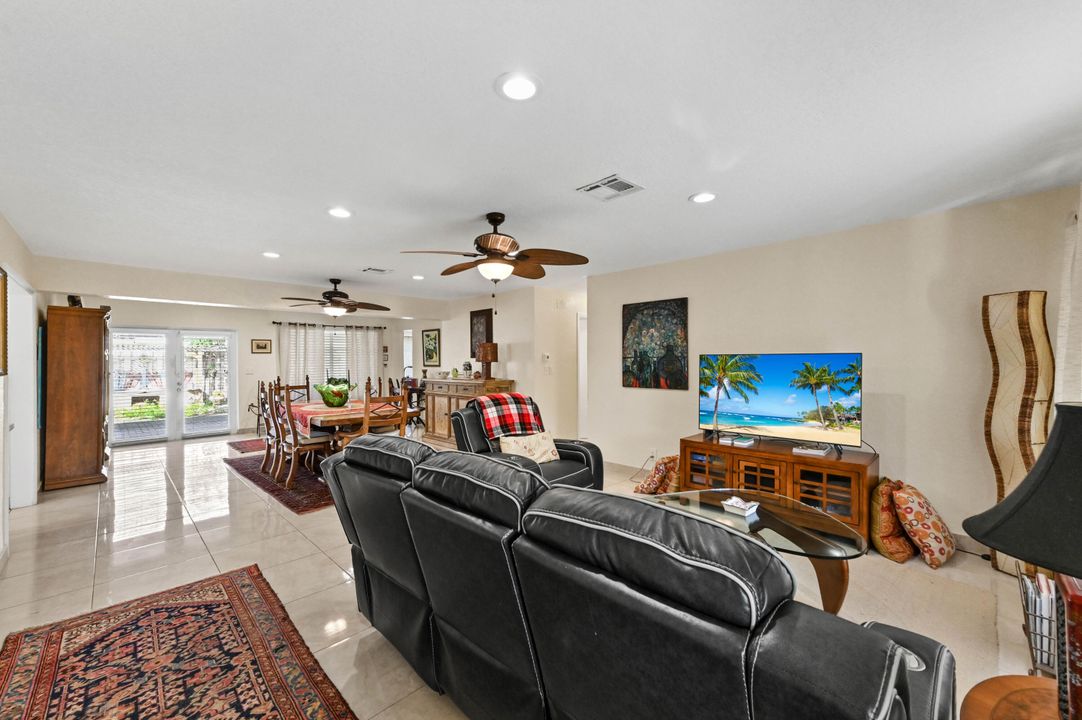 For Sale: $749,000 (3 beds, 3 baths, 1630 Square Feet)