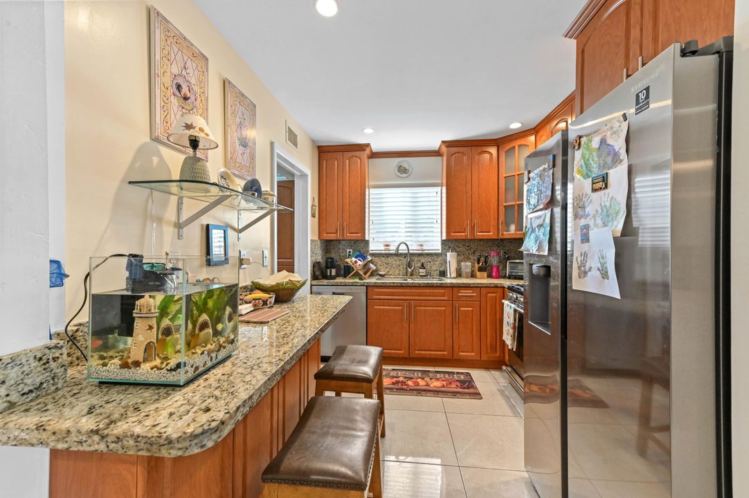 For Sale: $749,000 (3 beds, 3 baths, 1630 Square Feet)