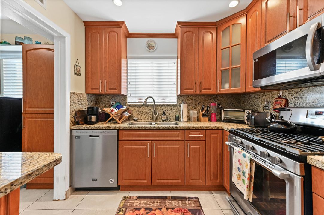 For Sale: $749,000 (3 beds, 3 baths, 1630 Square Feet)