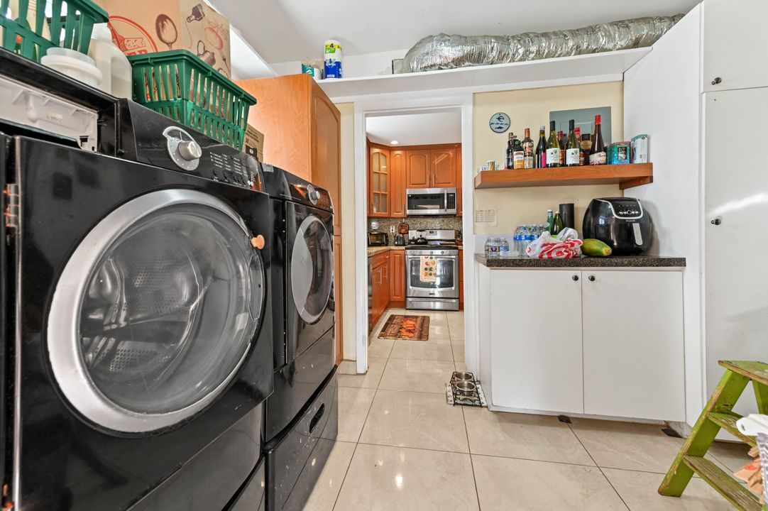 For Sale: $749,000 (3 beds, 3 baths, 1630 Square Feet)