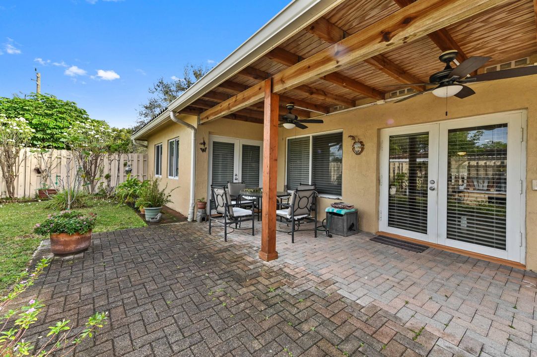 For Sale: $749,000 (3 beds, 3 baths, 1630 Square Feet)