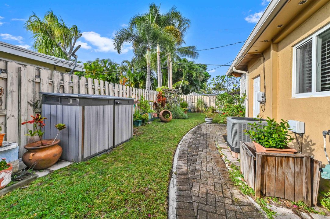 For Sale: $749,000 (3 beds, 3 baths, 1630 Square Feet)