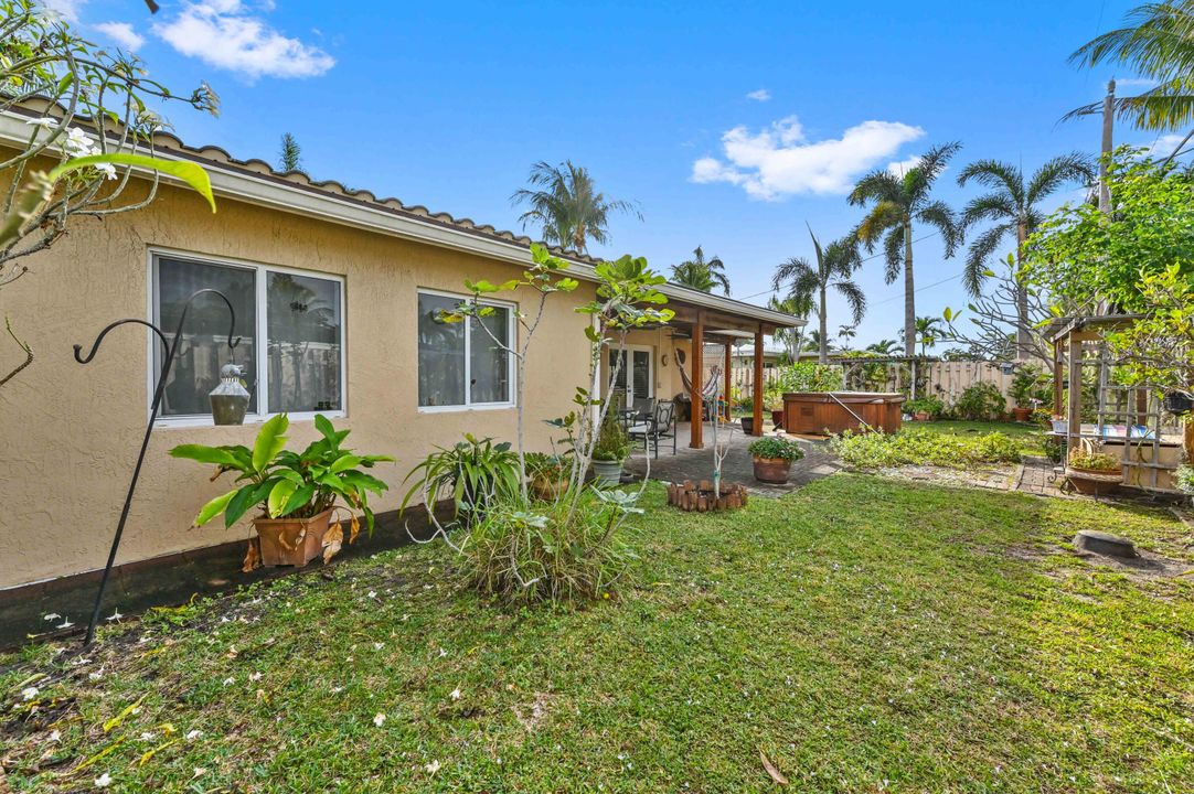 For Sale: $749,000 (3 beds, 3 baths, 1630 Square Feet)