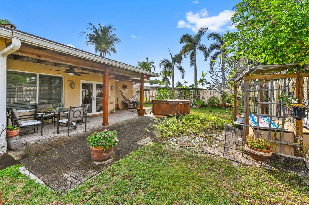 For Sale: $749,000 (3 beds, 3 baths, 1630 Square Feet)