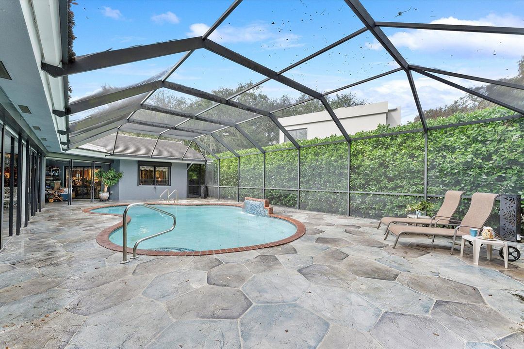 For Sale: $1,999,000 (5 beds, 4 baths, 4143 Square Feet)