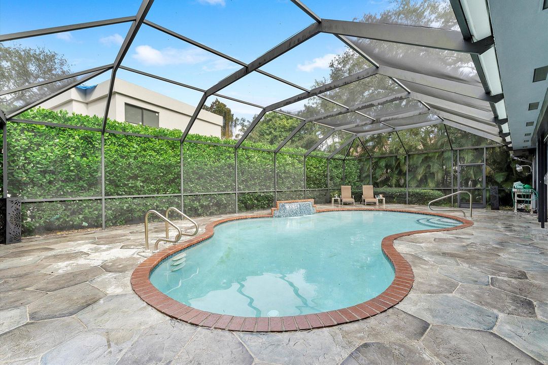 For Sale: $1,999,000 (5 beds, 4 baths, 4143 Square Feet)