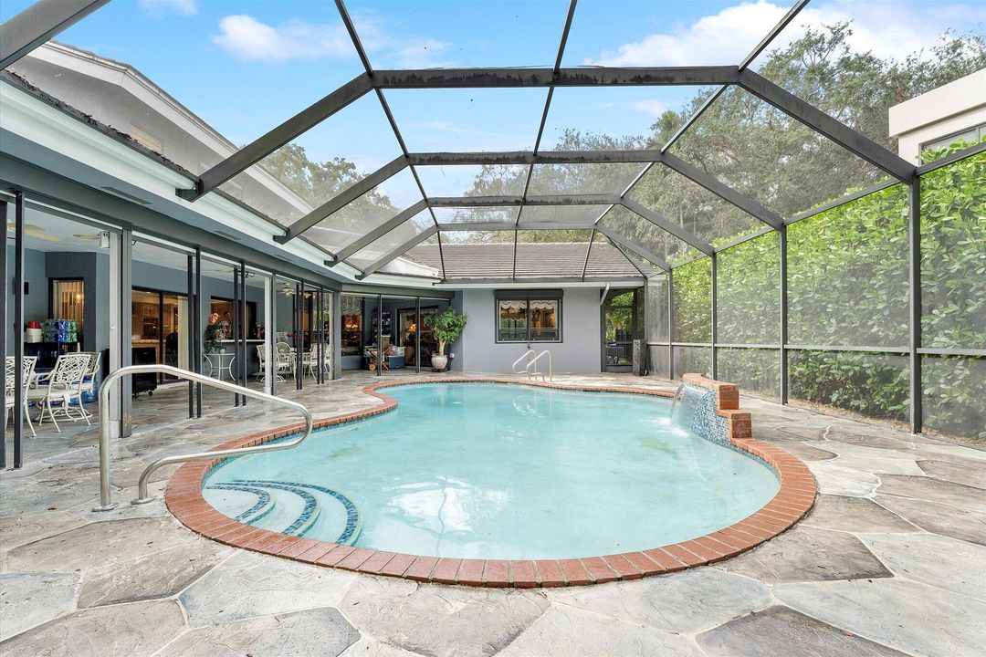 For Sale: $1,999,000 (5 beds, 4 baths, 4143 Square Feet)