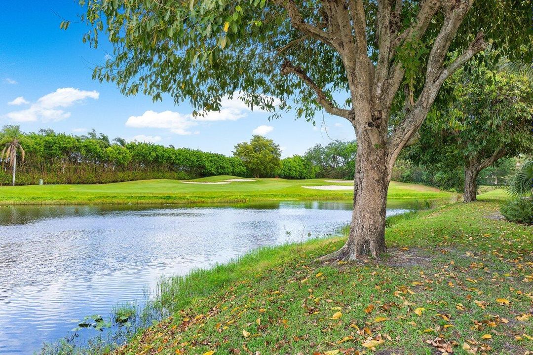 For Sale: $275,000 (2 beds, 2 baths, 1626 Square Feet)